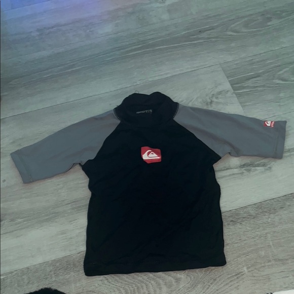 Quicksilver Boys Rash Guard size 6 - Picture 1 of 4